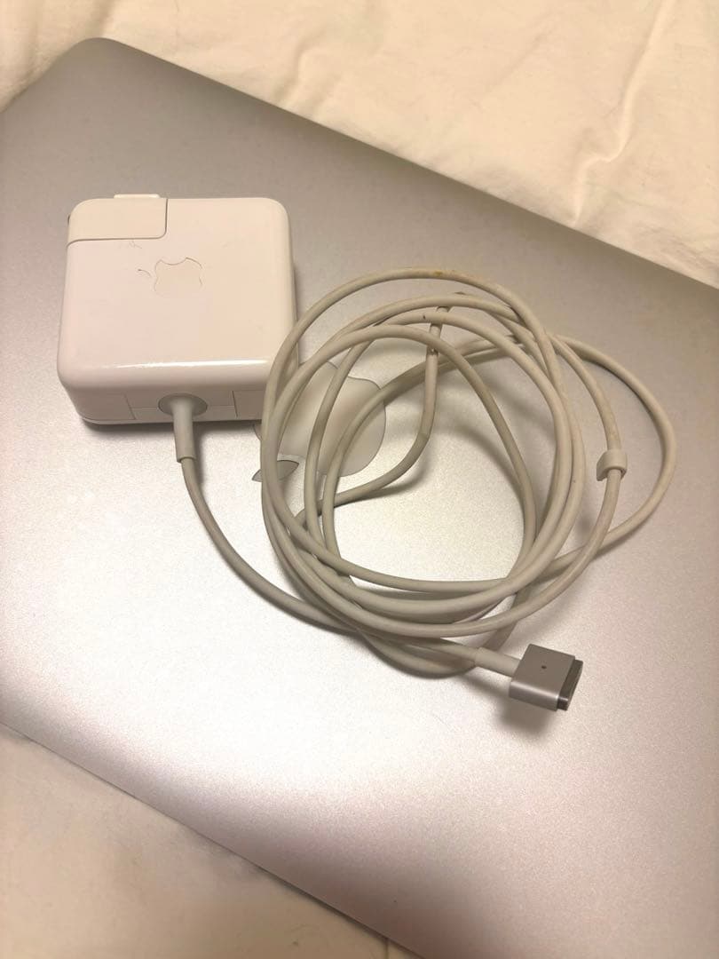 Apple MacBook Air 13-inch 2014 充電器付き 箱無し