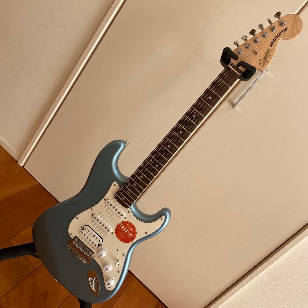 Squier Stratocaster ラージヘッド 水色　ライトブルー
