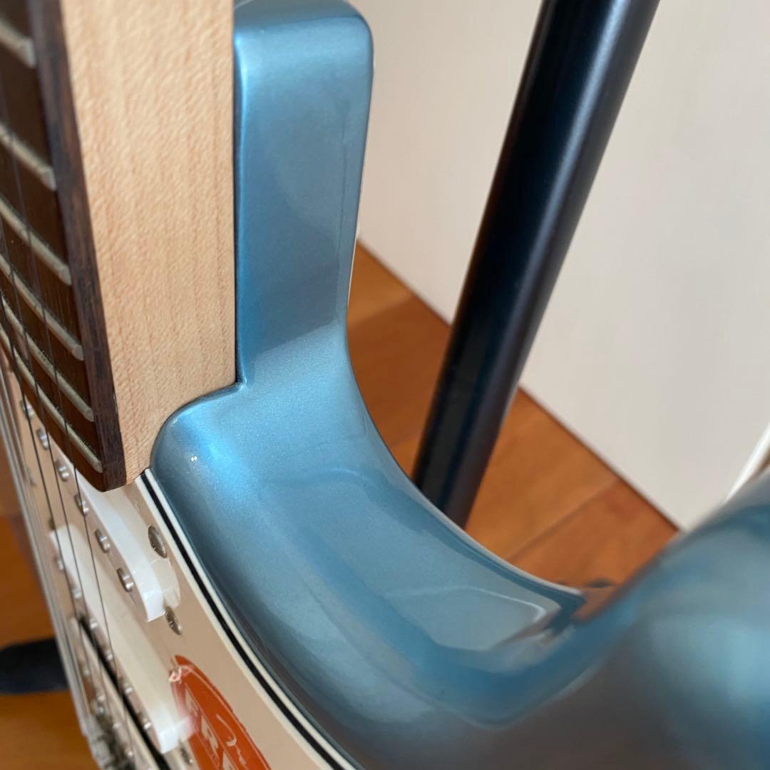 Squier Stratocaster ラージヘッド 水色　ライトブルー