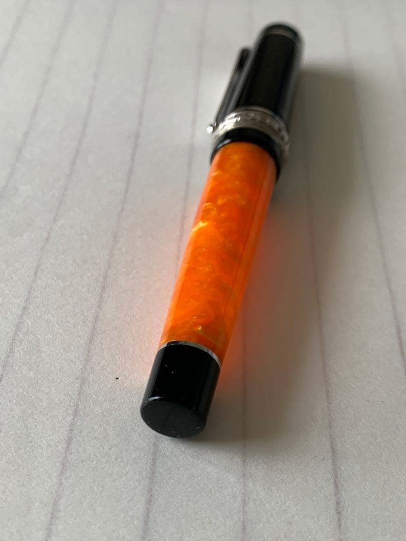 Delta（デルタ） 限定 シルバー 万年筆 18K