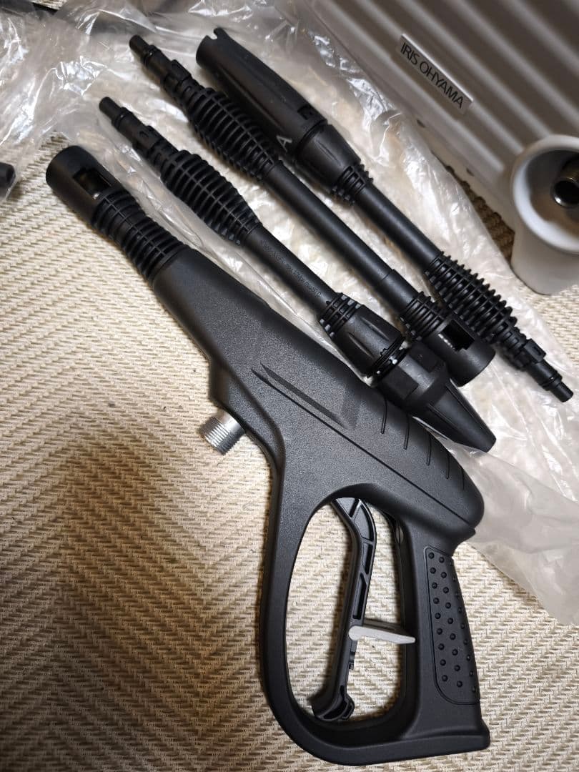 アイリスオーヤマ　タンク式高圧洗浄機 静音タイプSBT-512N