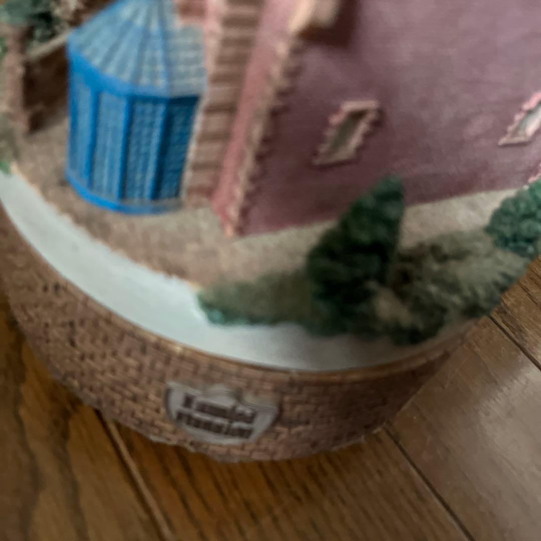 ホーンテッドマンション　ゴシック様式の建物ミニチュア　フィギュア