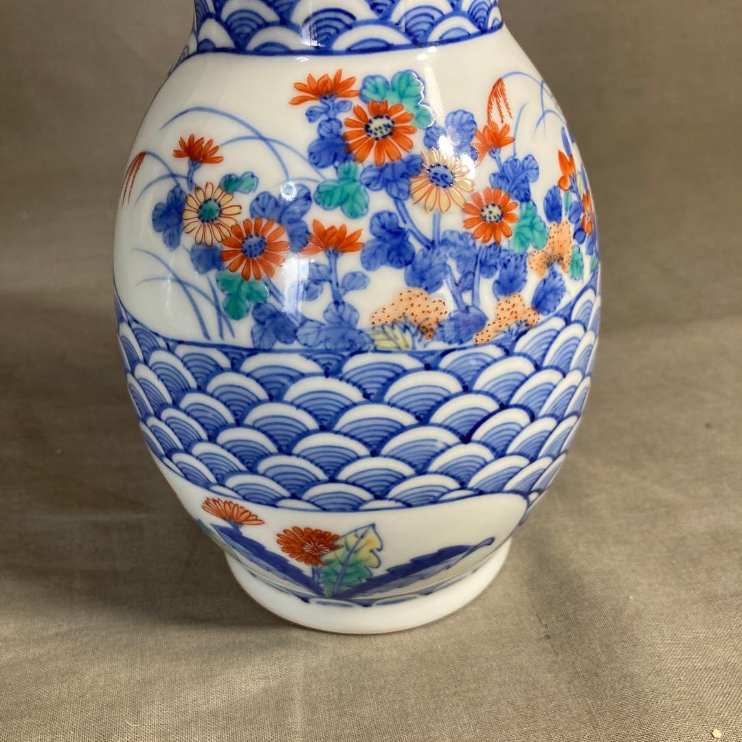 【市川光春】色鍋島の伝統　鍋島藩窯　御庭窯　市川光春作　波地紋花絵　花瓶