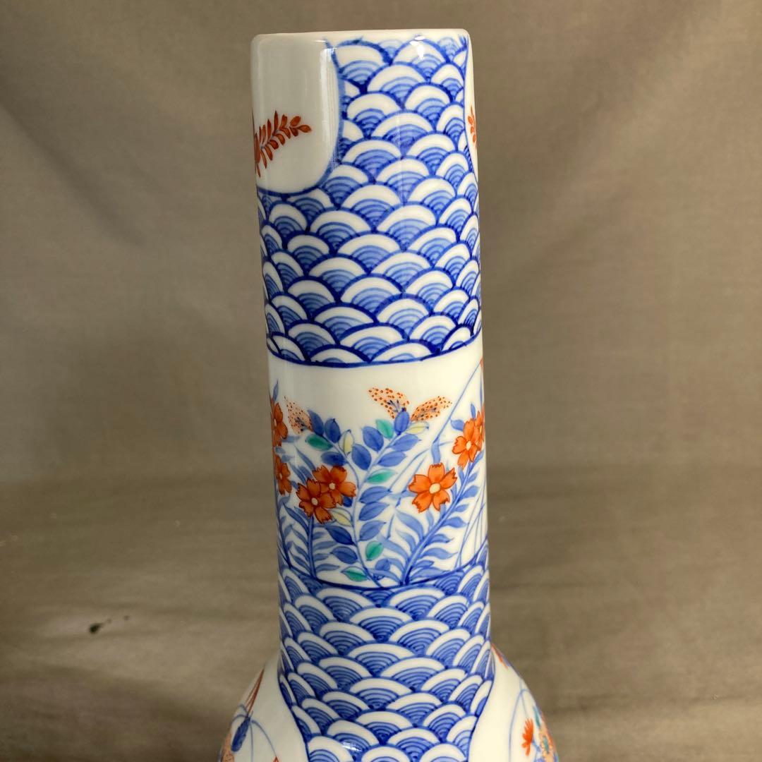 【市川光春】色鍋島の伝統　鍋島藩窯　御庭窯　市川光春作　波地紋花絵　花瓶