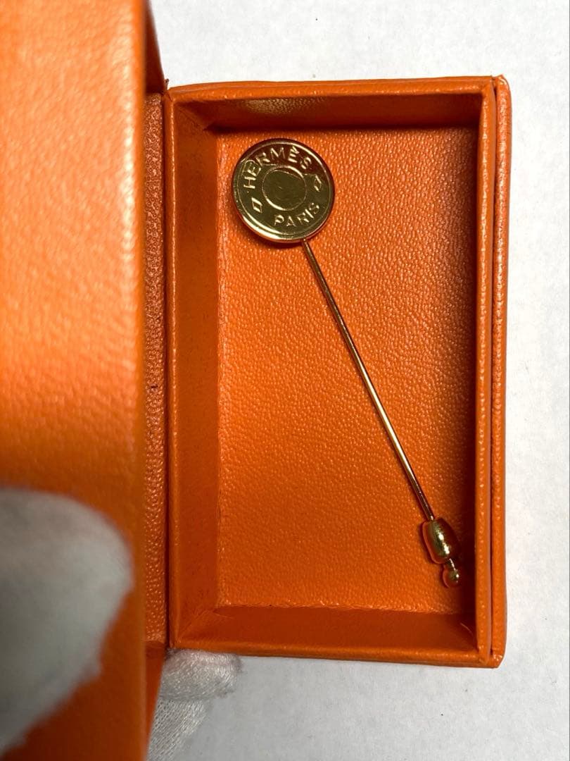 美品　HERMES エルメス　セリエ　ピンブローチ　ピンバッチ　ゴールド　箱付き