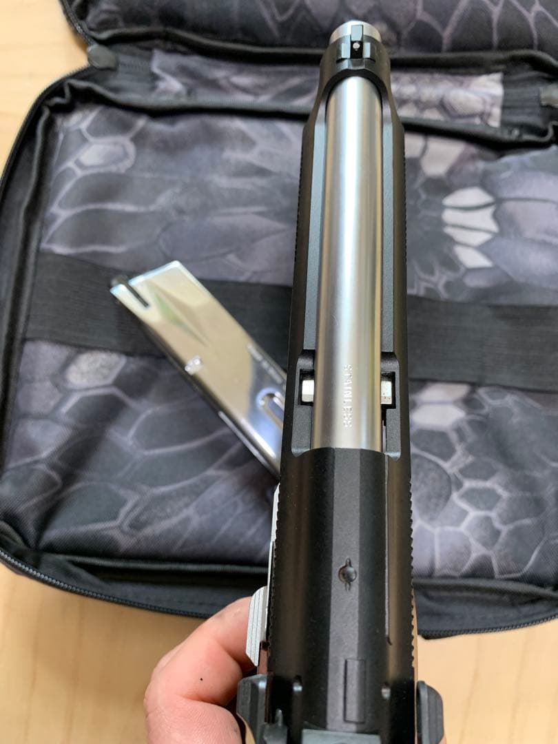 東京マルイ　サムライエッジ アルバート.W.モデル01風　マガジン2本ケース付き