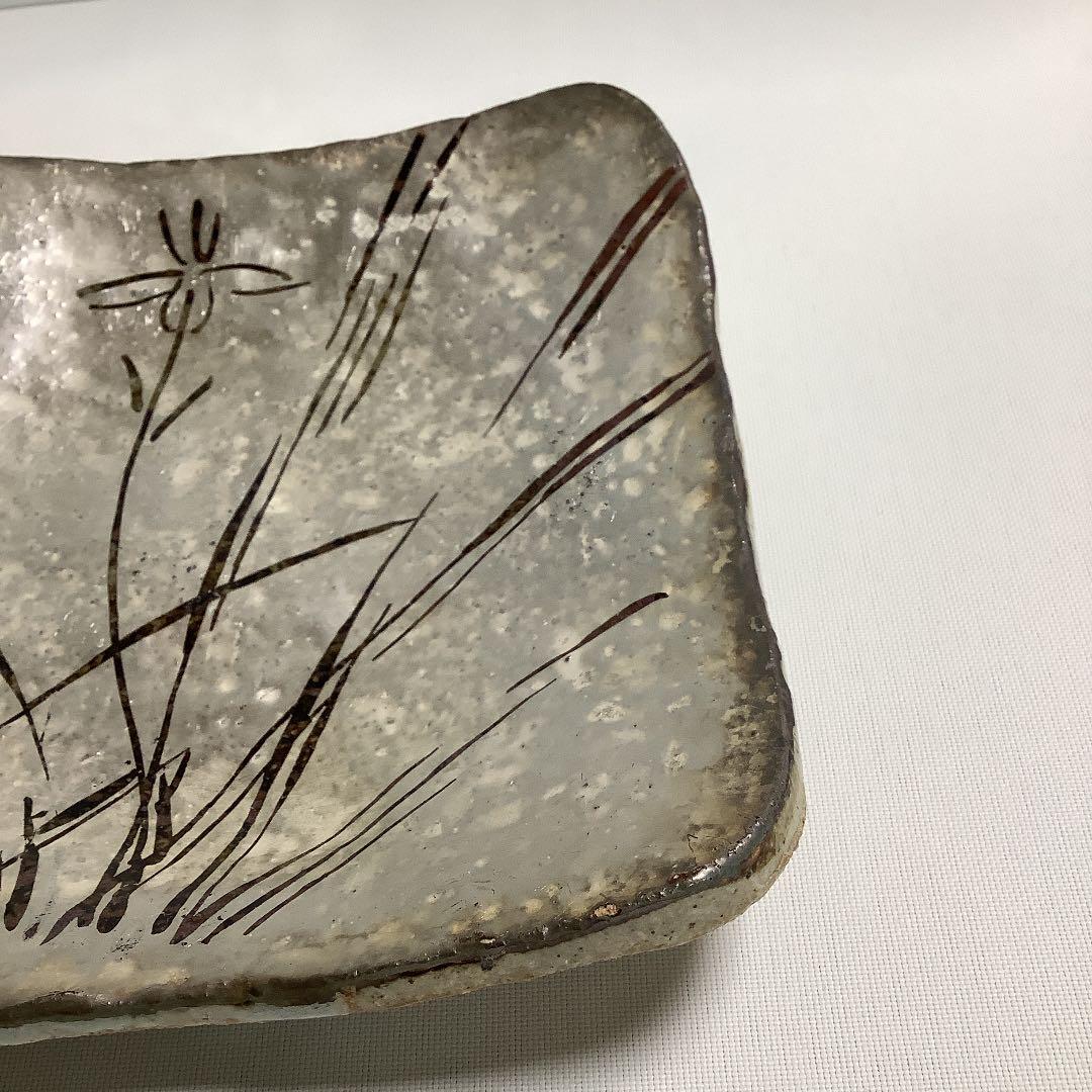 蔵珍窯【魯山人写し】銀彩草花文角向付四方皿 ①