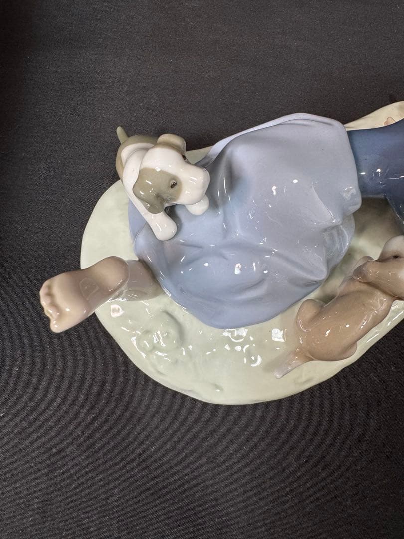 H82 送料無料　リヤドロ　LLADRO　みんなで遊びましょう　少女と仔犬