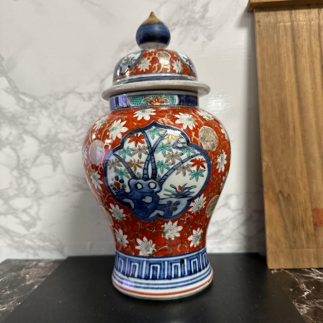 伊万里、染錦、松、竹、梅、窓絵、沈香壺。