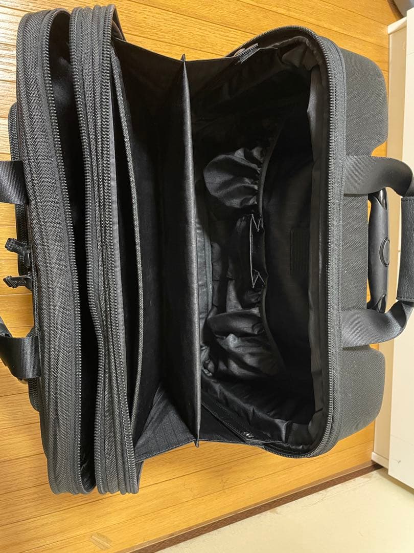 TUMI ブラック キャリーケース 2輪