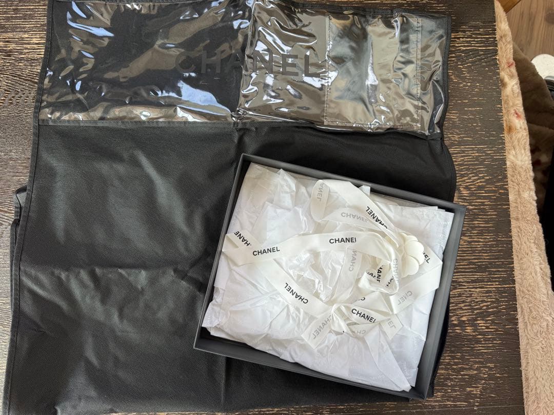 CHANEL ギフトボックス　ギフト袋　袋2枚　箱２つ　リボン　ロゴ入り袋付き