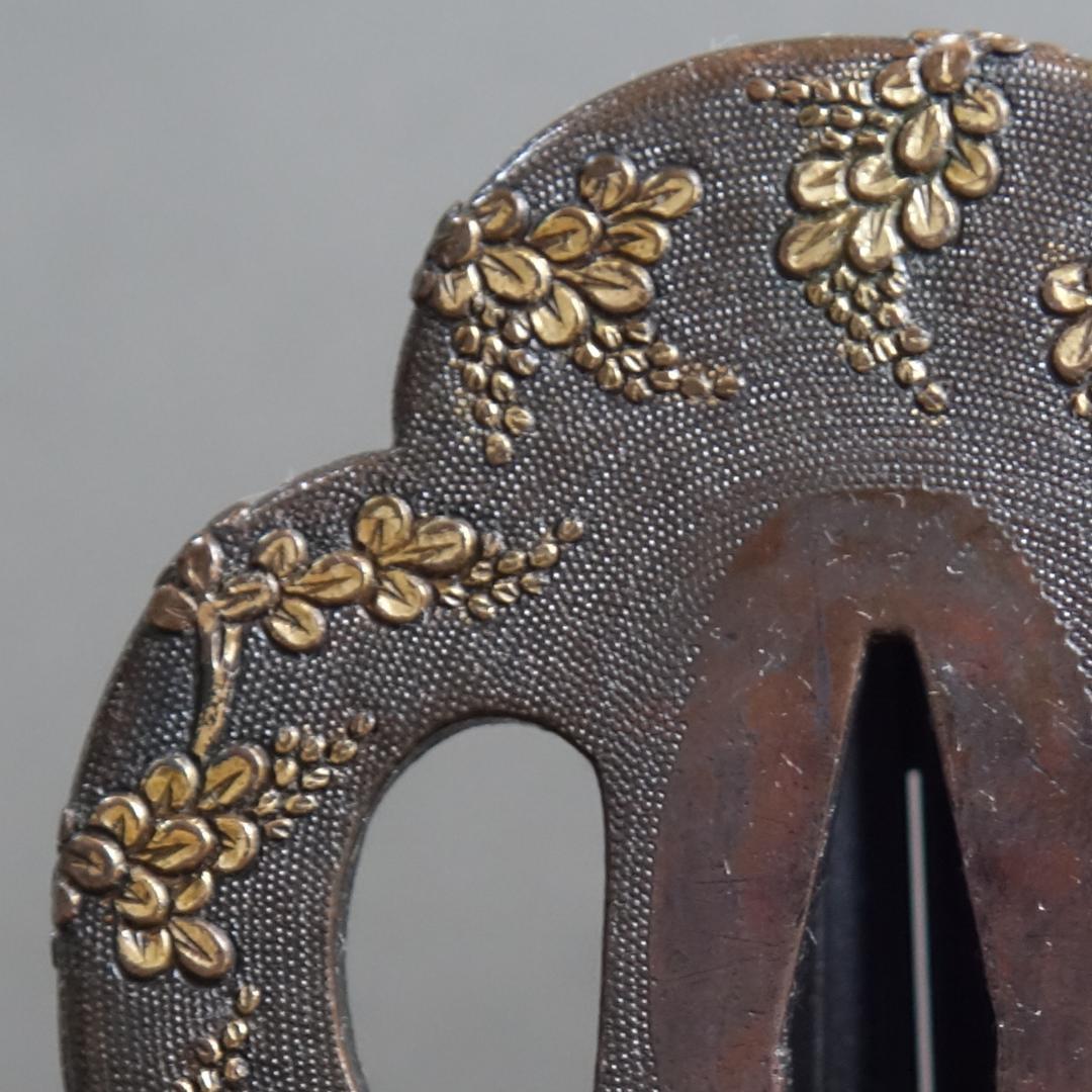 鍔 鐔 武具 骨董 刀装具 江戸時代【美濃 銅魚々子地 萩図鍔】(鍔箱付き)