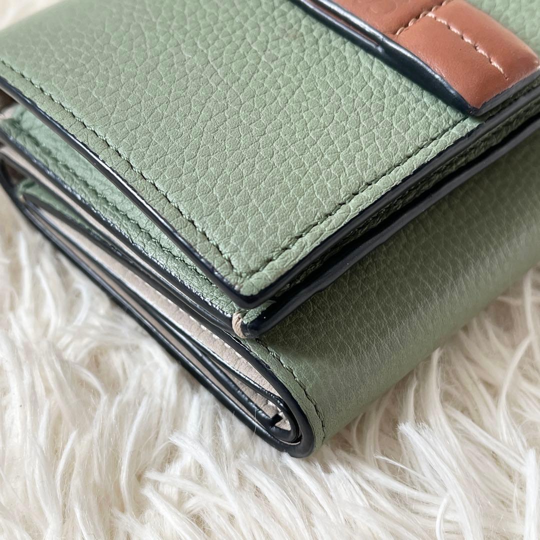 LOEWE 三つ折り財布　コンパクト　アナグラム トライフォールド グリーン