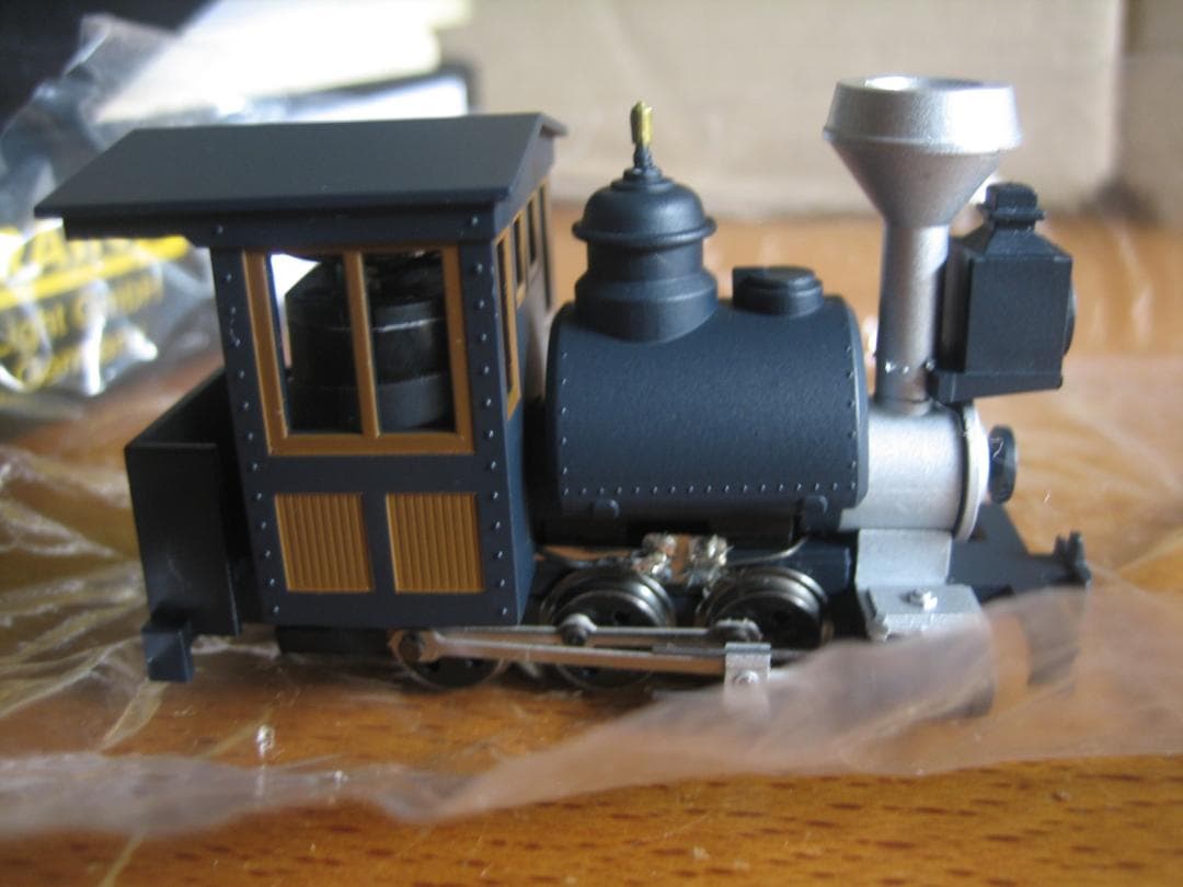 HOナロー／C型ポーターサドルタンク／0-6-0／大型前照灯点灯／ミニトレインズ