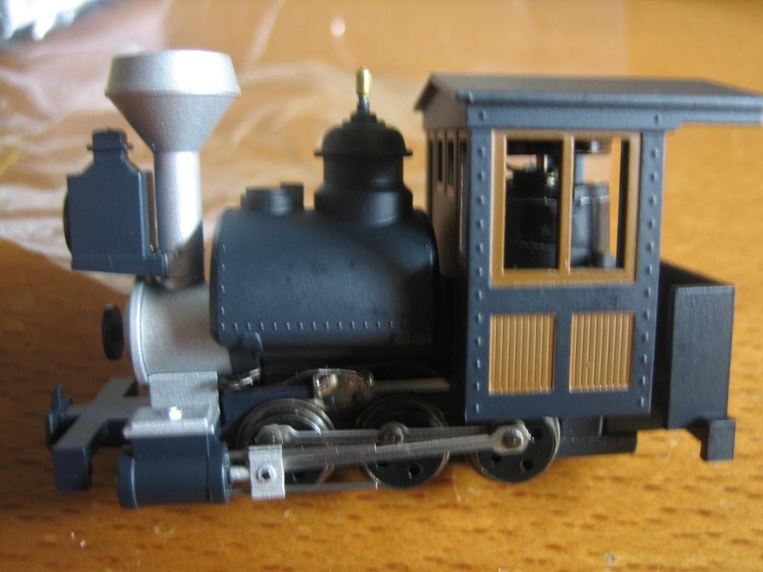 HOナロー／C型ポーターサドルタンク／0-6-0／大型前照灯点灯／ミニトレインズ