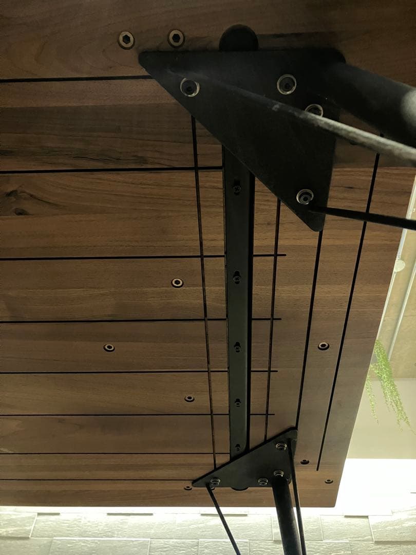 ウォールナット調ダイニングテーブル　アイアン4本脚