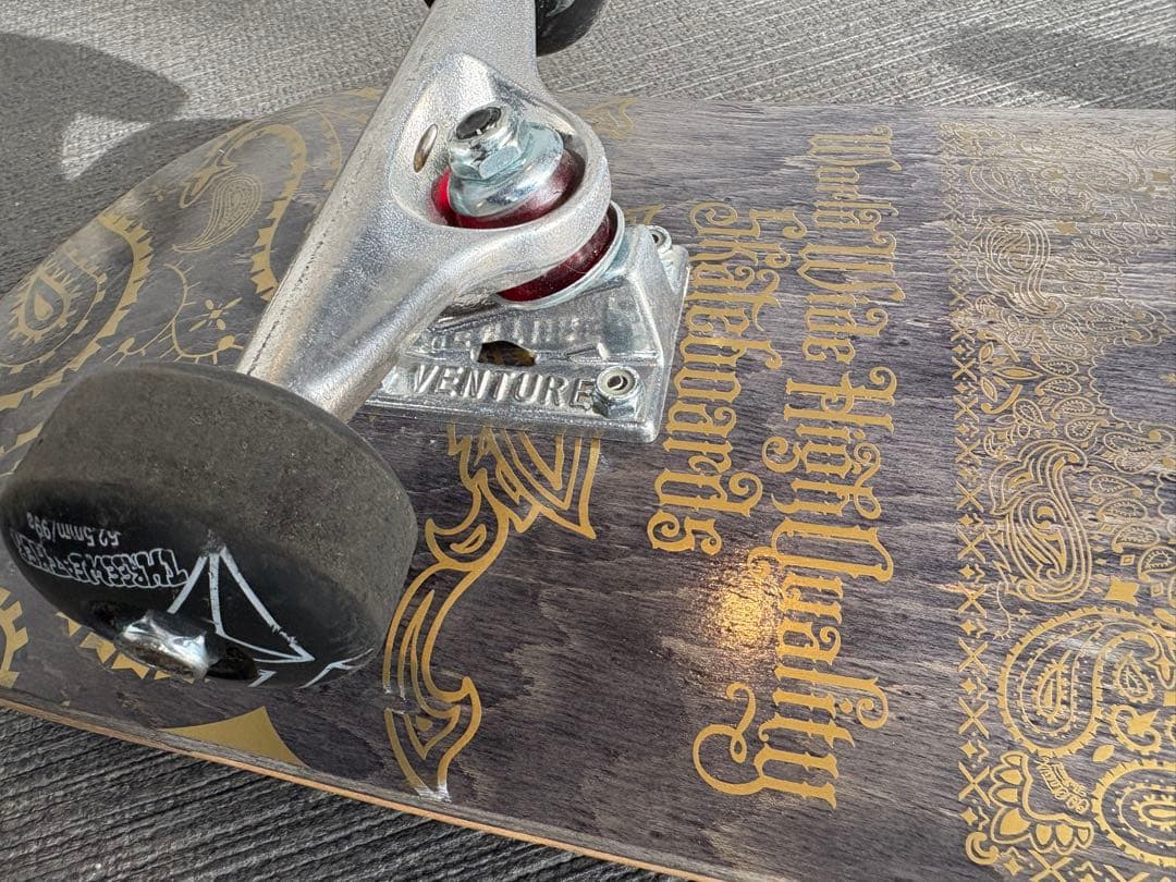 Ventureトラック装飾的スケートボード