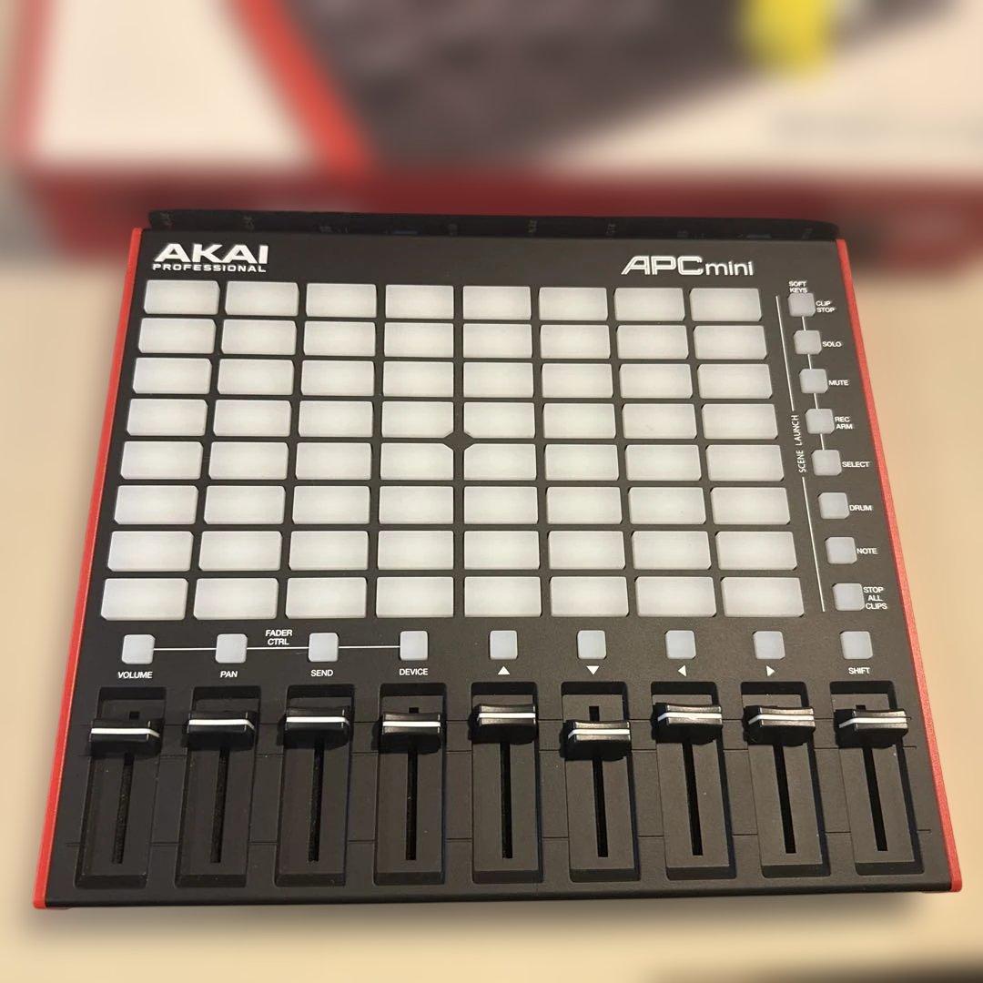 AKAI APC mini MK2 MIDIコントローラー