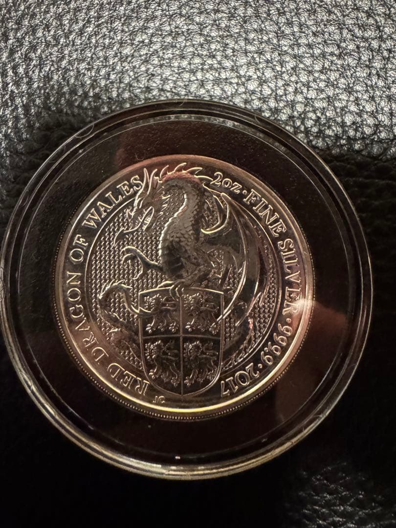 クイーンズビースト　レッドドラゴン　2017年　2オンス　銀貨