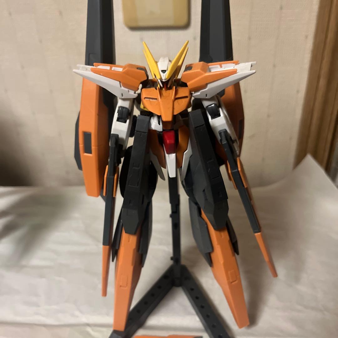 RGクアンタ　エクシアリペアⅡ HGサバーニャ　ハルート　組み立て済み