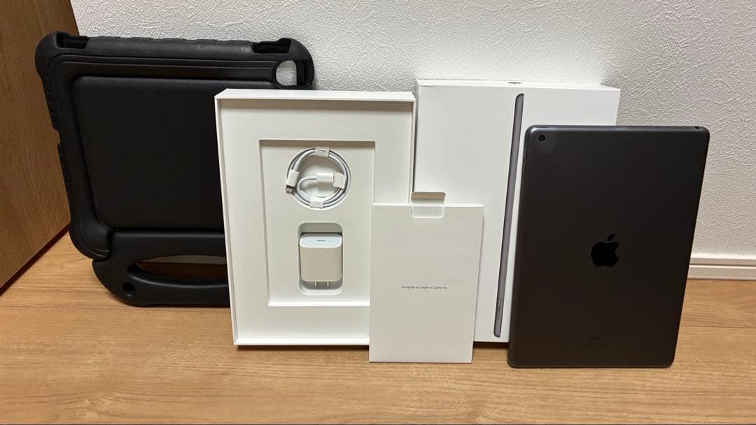 iPad第8世代 32GB wi-fiモデル スペースグレー