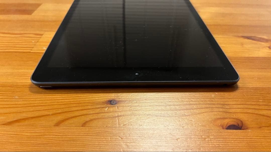 iPad第8世代 32GB wi-fiモデル スペースグレー