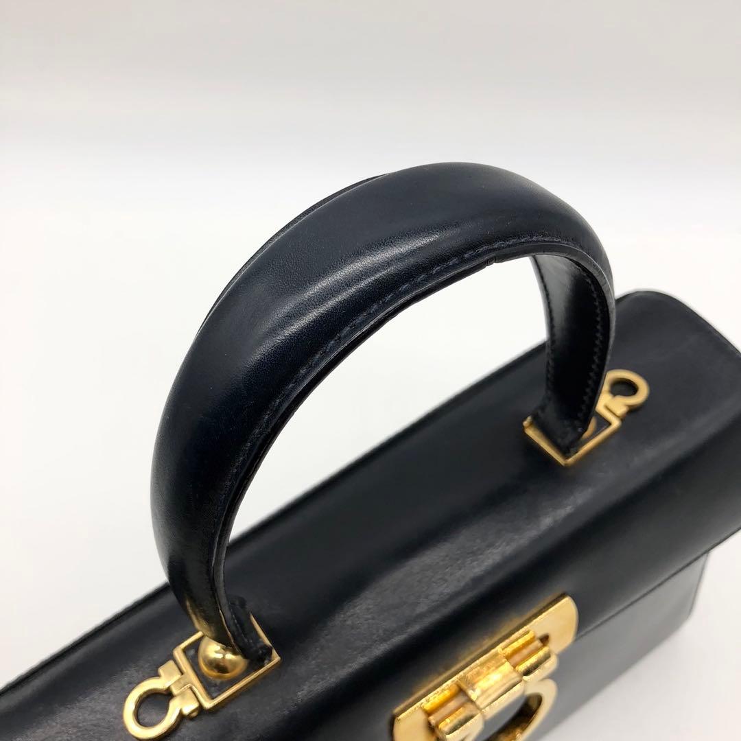 ✨美品✨フェラガモ ハンドバッグ 2way ガンチーニ ゴールド金具 レザー