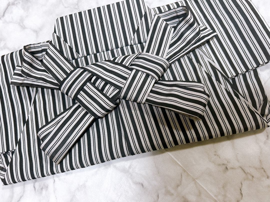 3歳セット♡七五三　男の子　黒系縦縞袴　兜