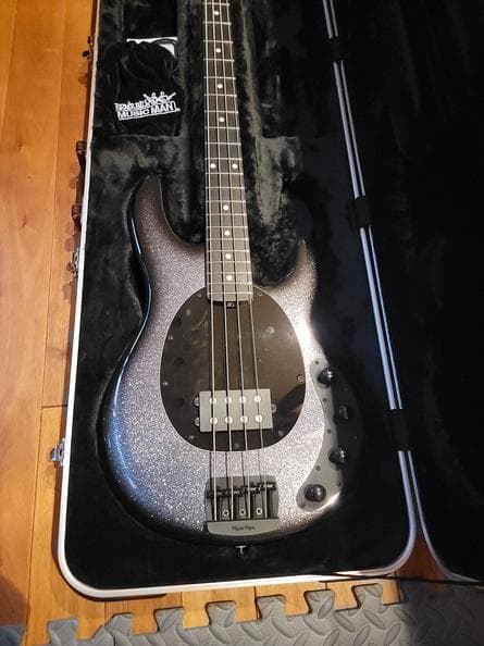 MUSICMAN StingRay グリッターシルバー ハードケース付き