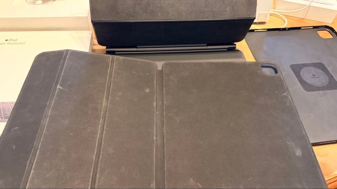 ipad pro 12.9 第6世代、Magic key board 等セット