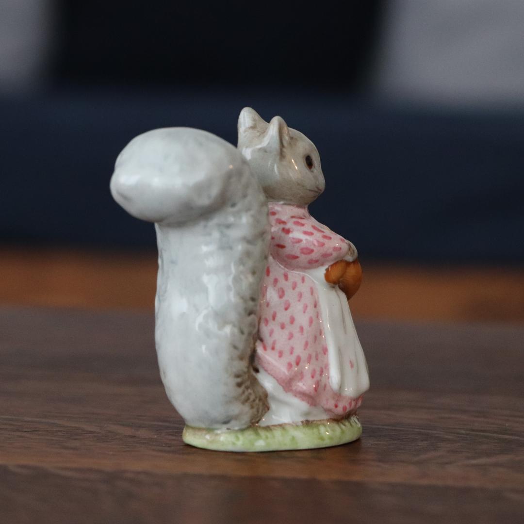BESWICK ENGLAND Goody Tiptoes 陶器オブジェ