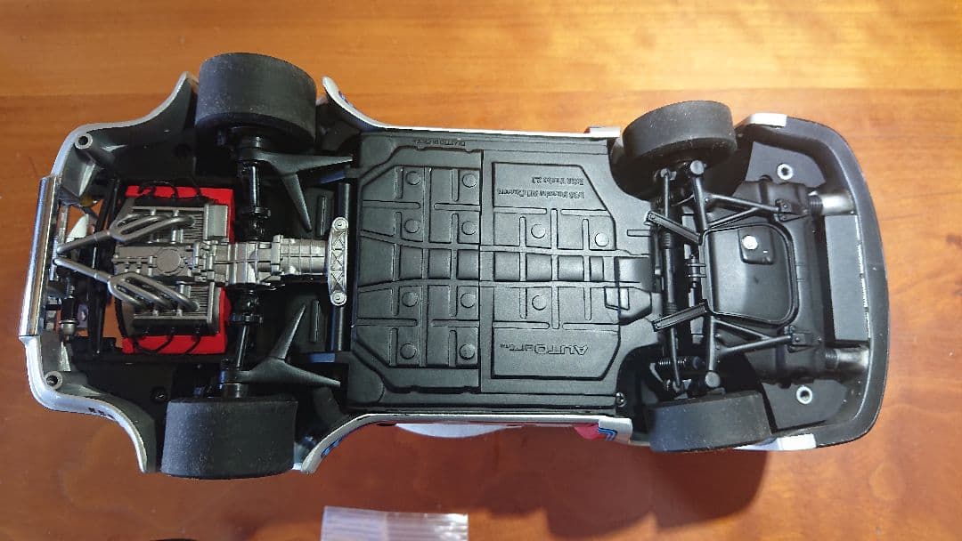 ミニカー 1/18 PORSCHE 911 CARRERA TURBO2.1