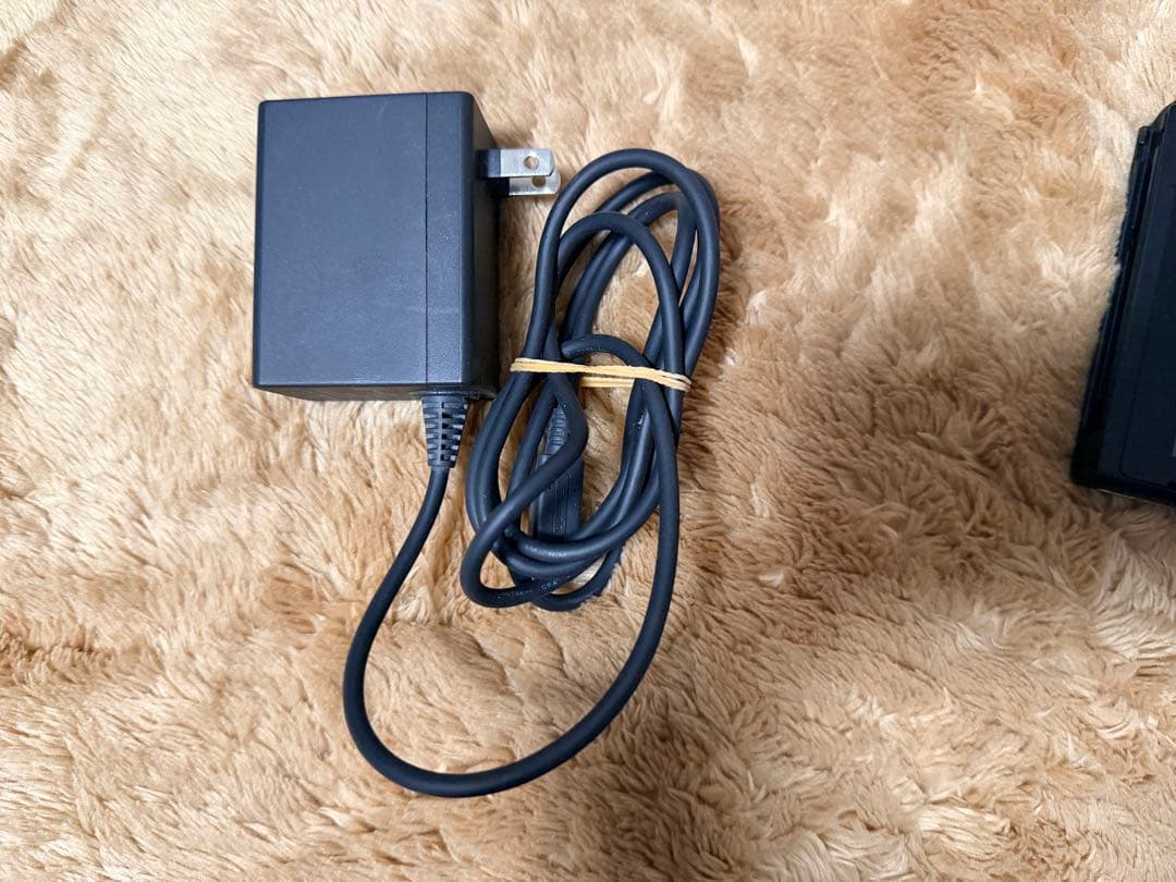 Nintendo Switch 本体 【箱無し、コントローラストラップ無し】