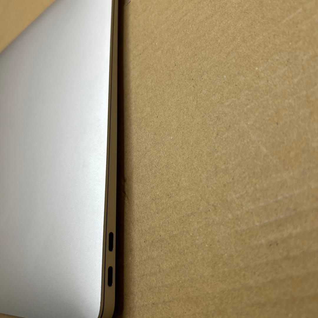 Apple MacBook Air 2019 13インチ　16GB