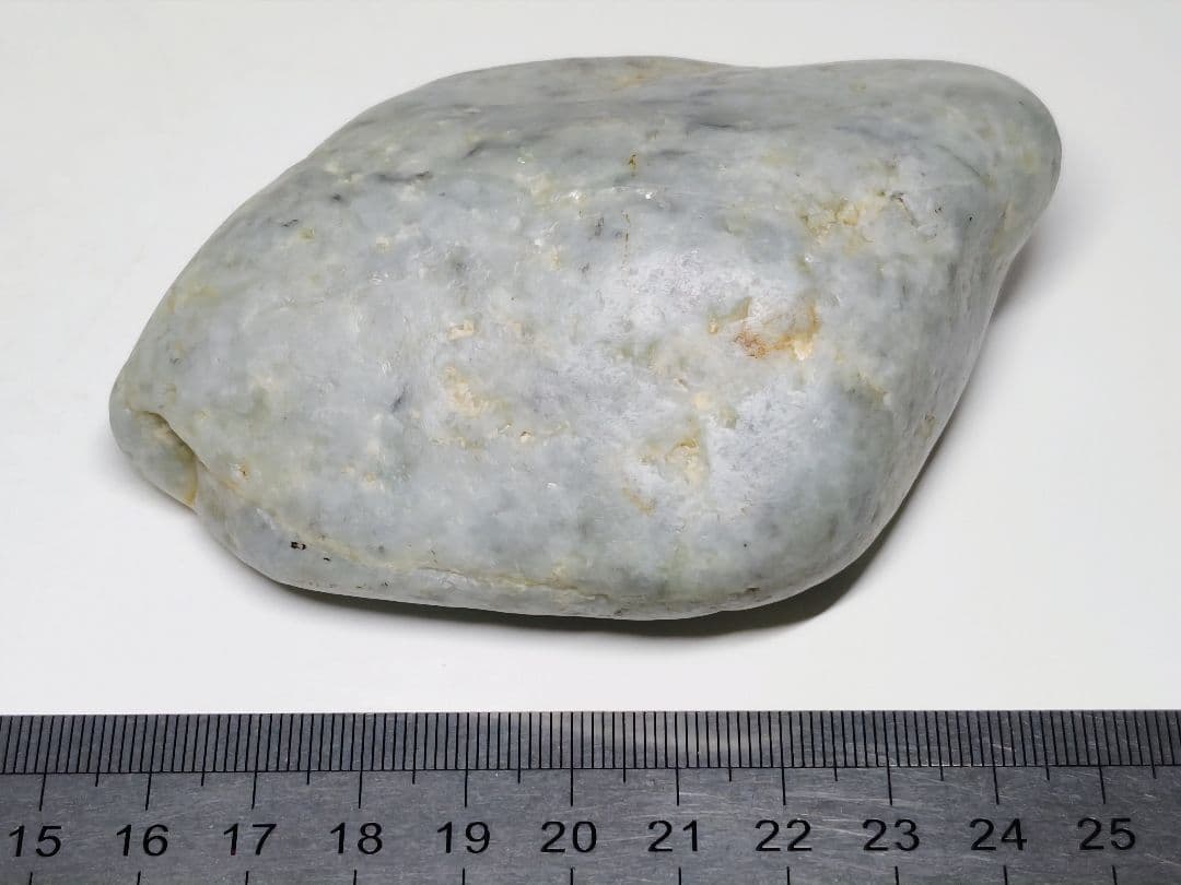 糸魚川134 翡翠 378g ヒスイ 原石 鑑賞石 自然石 誕生石 鉱物 鉱石