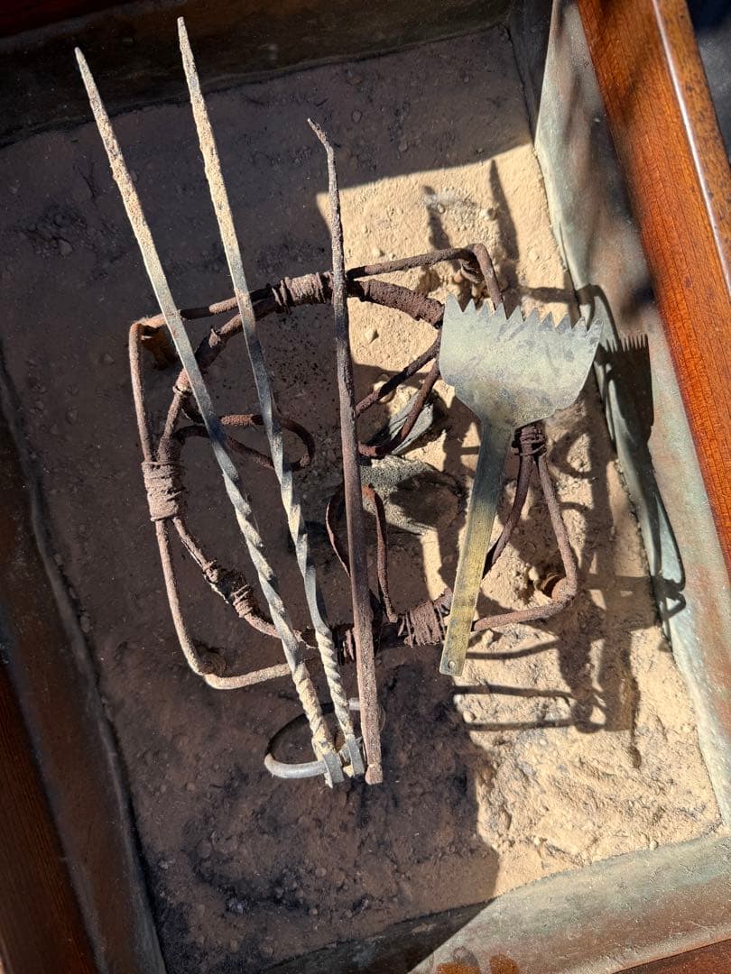 昭和初期 関東長火鉢 欅玉杢 木製 古民具 引き出し付 灰床 五徳 灰匙 猫板付