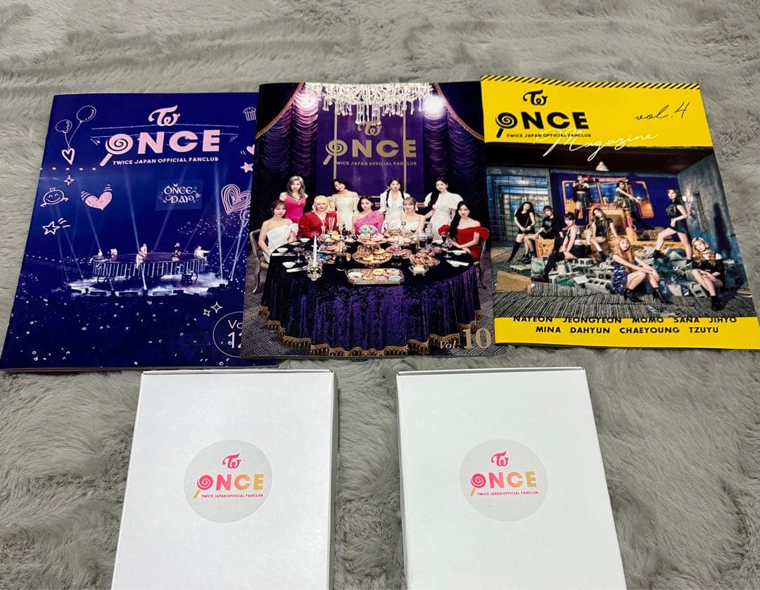 TWICE まとめ売り　(10万円相当)