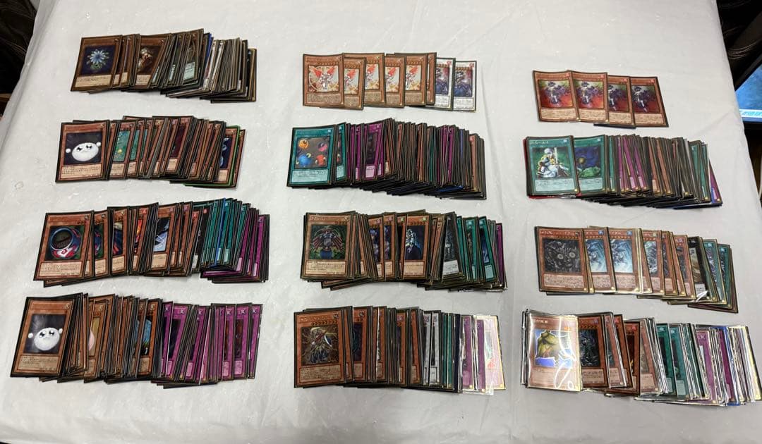 遊戯王カード　ゴールド関連のみ合計692枚　GS01〜6 GDB1 GP16
