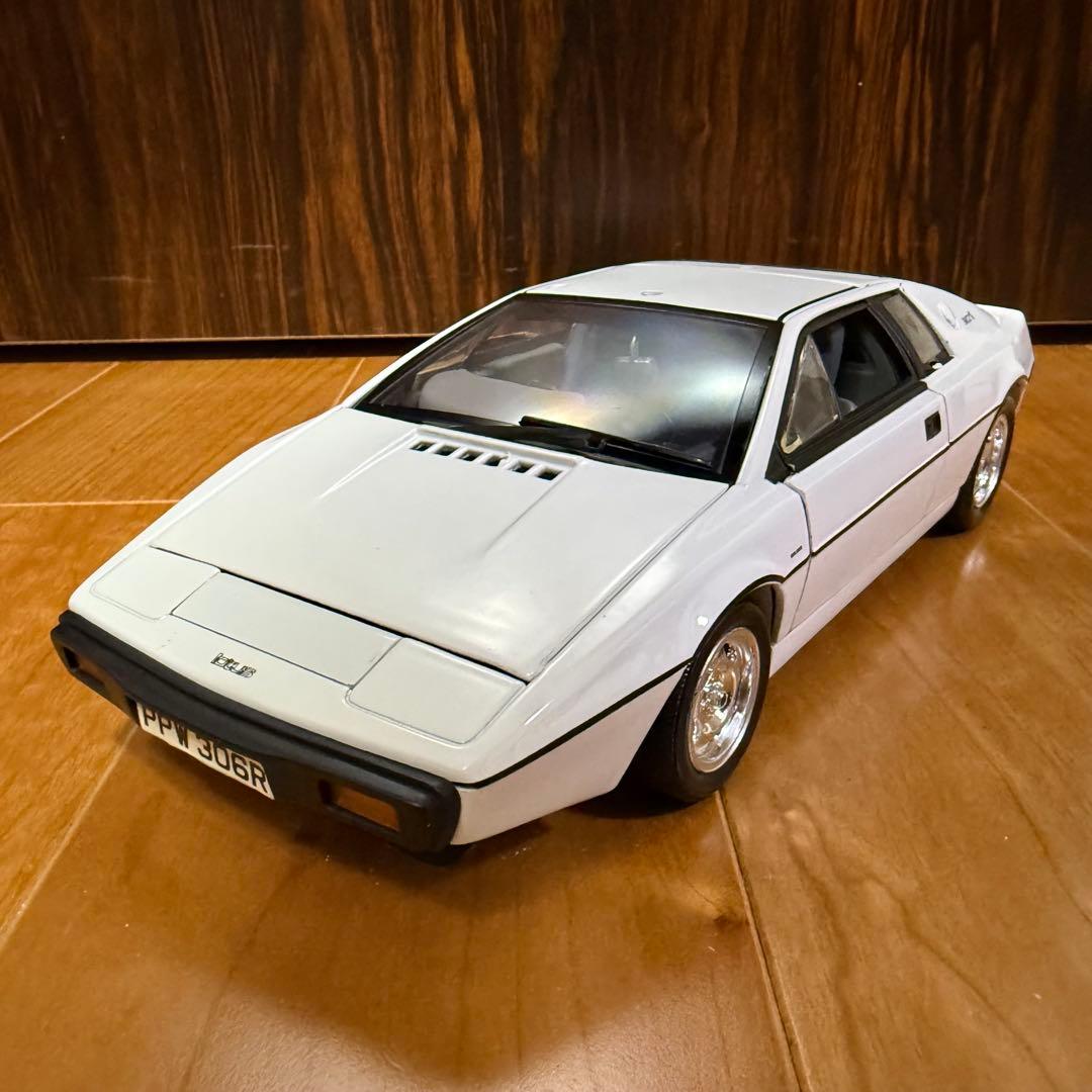 007ロータスエスプリ ボンドカー JOYRIDE 1/18