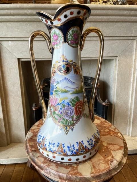 花柄装飾 陶器の花瓶