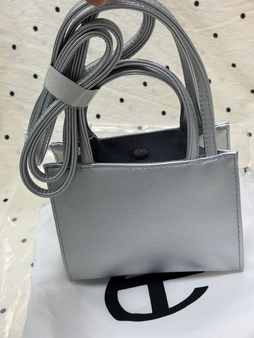 TELFARシルバー 合成皮革 ショルダーバッグ ロゴ入り