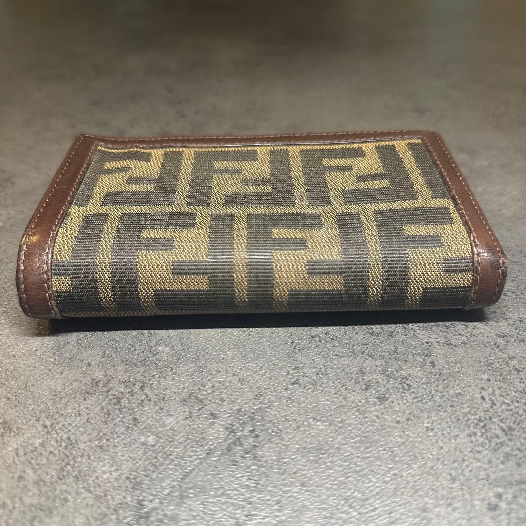 FENDI ズッカ　二つ折り財布　 コンパクトウォレット　コーナージップ