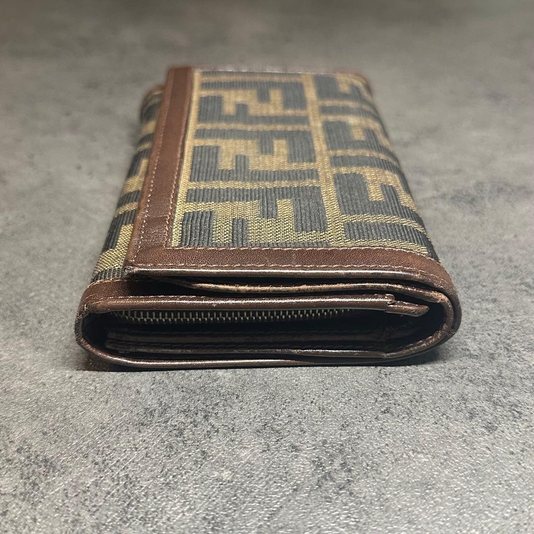 FENDI ズッカ　二つ折り財布　 コンパクトウォレット　コーナージップ
