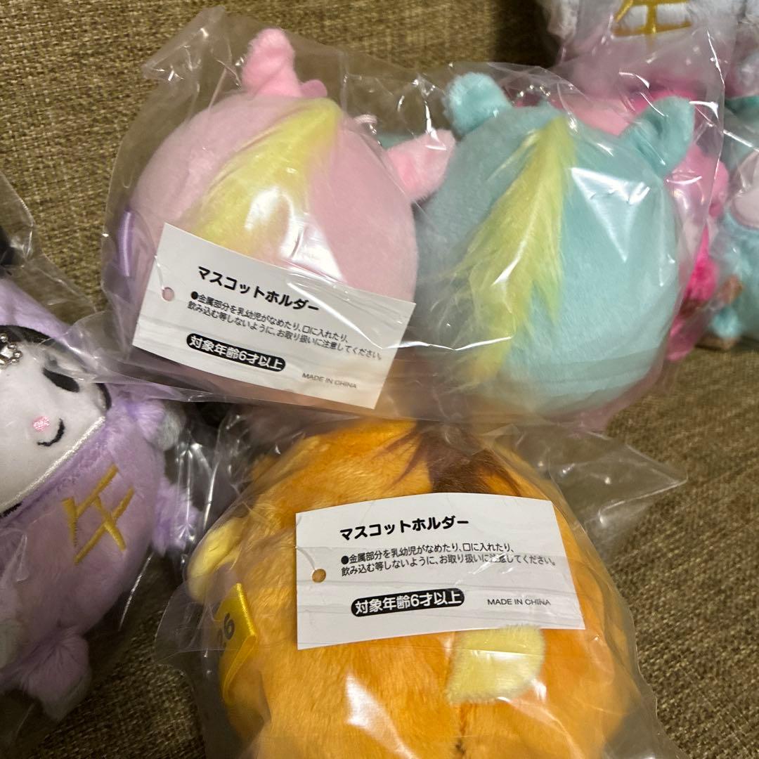 匿名送料込　新品●サンリオ　福袋　干支　マスコット　ぬいぐるみ　全７種　だるま