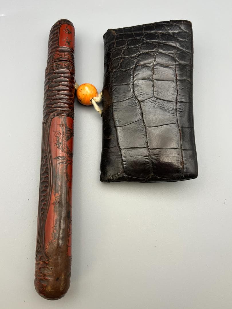 江戸明治時代　極上山水詩堆朱絵　秀心翁在銘　タバコ入　大玉珊瑚根〆　銀製キセル