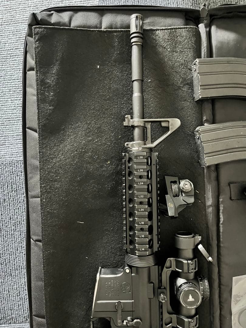 東京マルイ　次世代M4 新品スコープ、斜めフォアグリップ付き