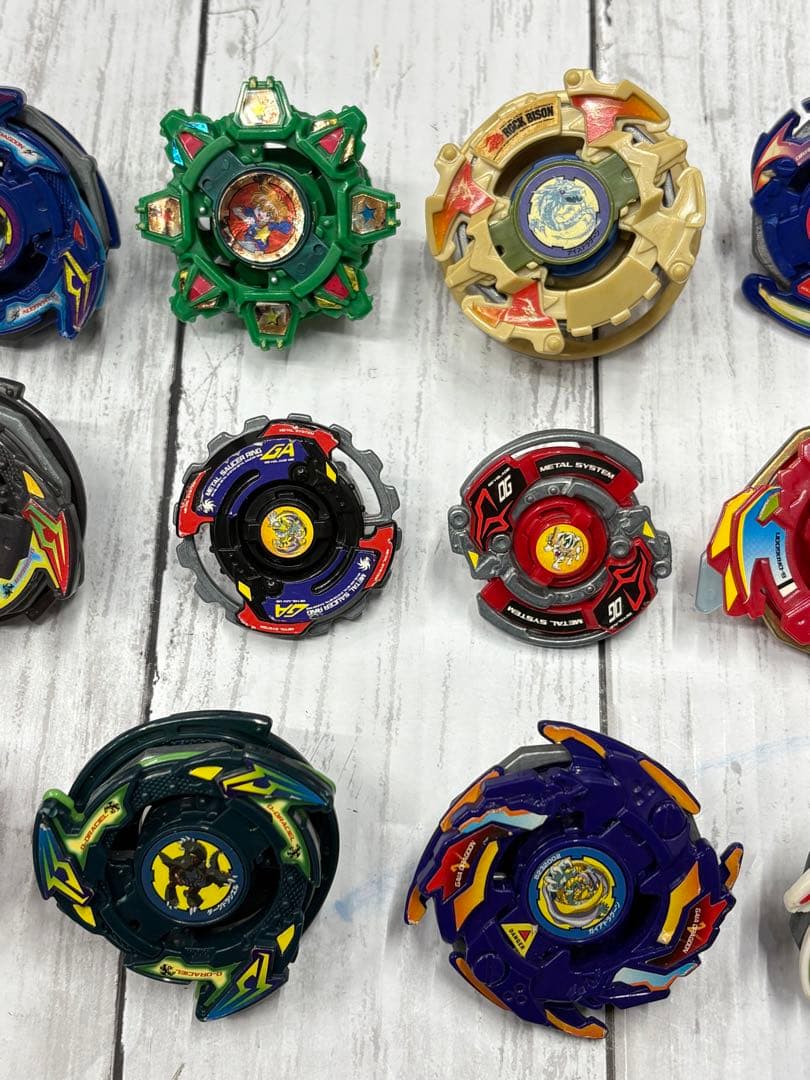 S*)様 ベイブレード22点セット　まとめ売り　バラ売り不可　ジャンク　おもちゃ