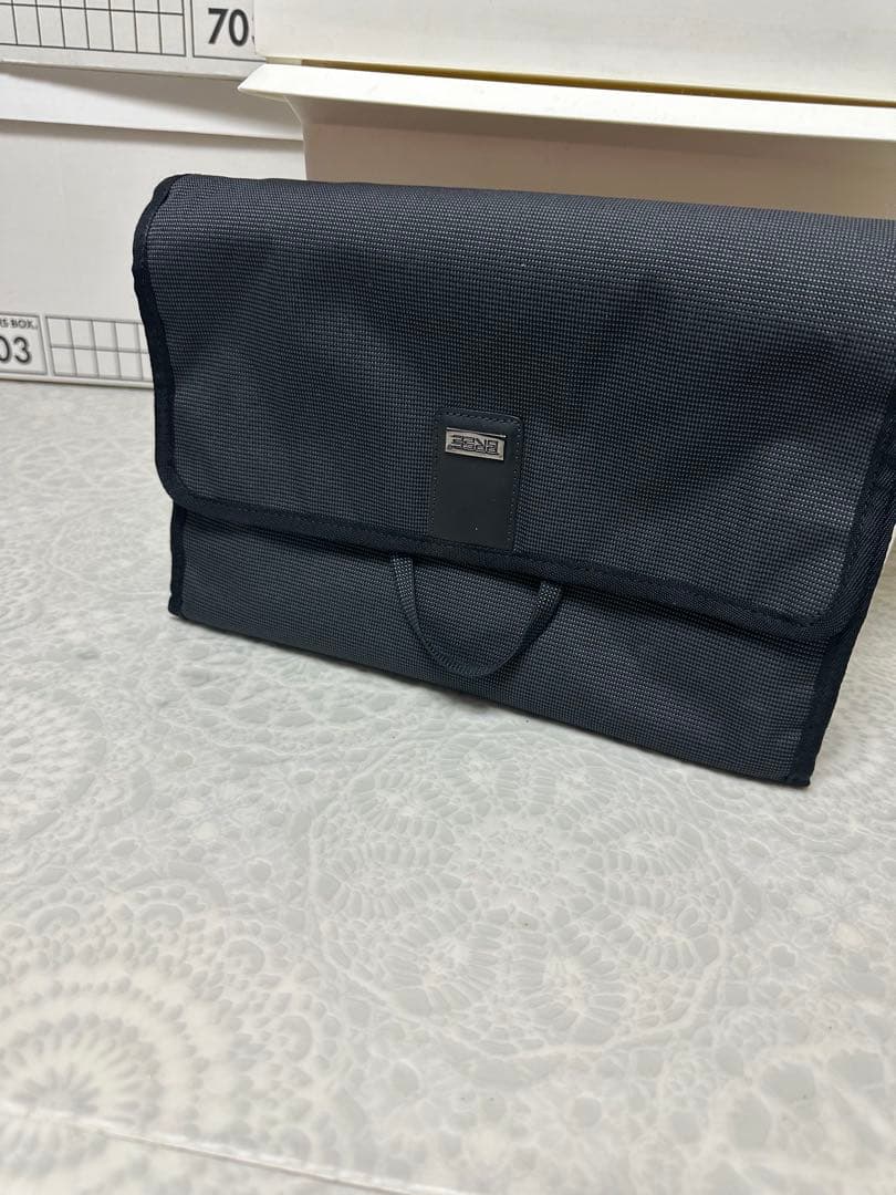 BREE 黒 折りたたみトラベルポーチ