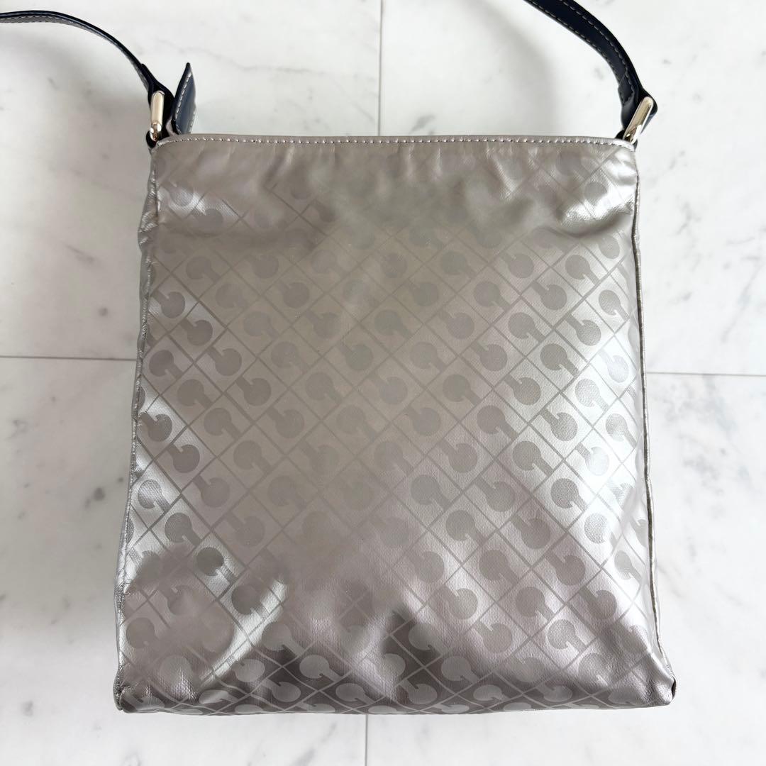 美品✨ ゲラルディーニ ショルダーバッグ ソフティ レザー ポケット ポーチ