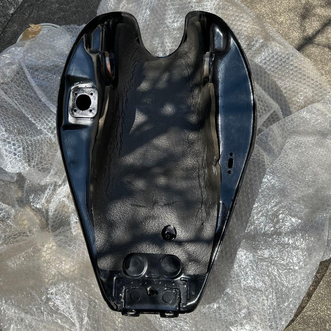 ゼファー1100 純正タンク